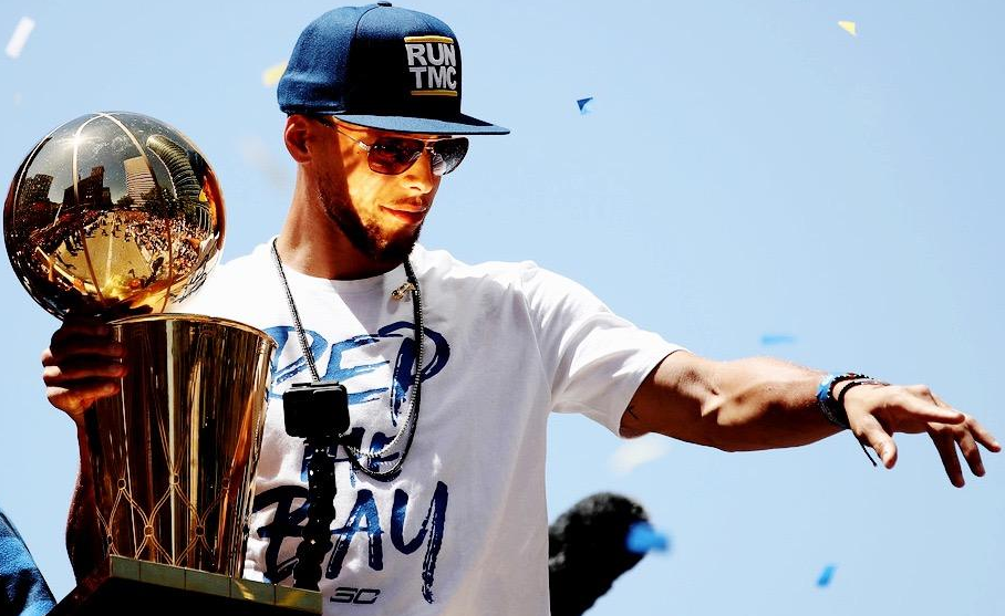 背的地滚球 背的地滚球