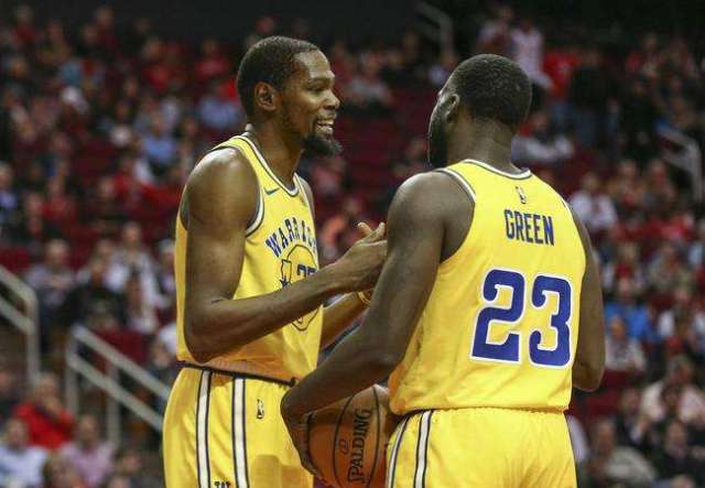 队与球迷对 队与球迷对